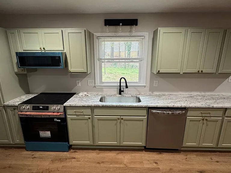 315 Ansley Dr — Photo 3