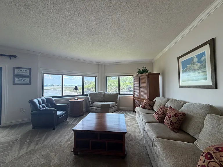 2 Shelter Cove Ln — Photo 22