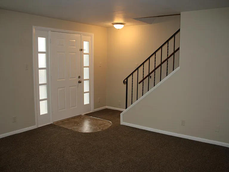520 Adrian Ct — Photo 9