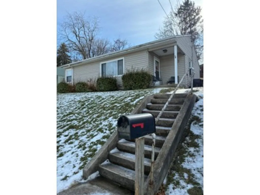 1338 Beverly Rd photo 1