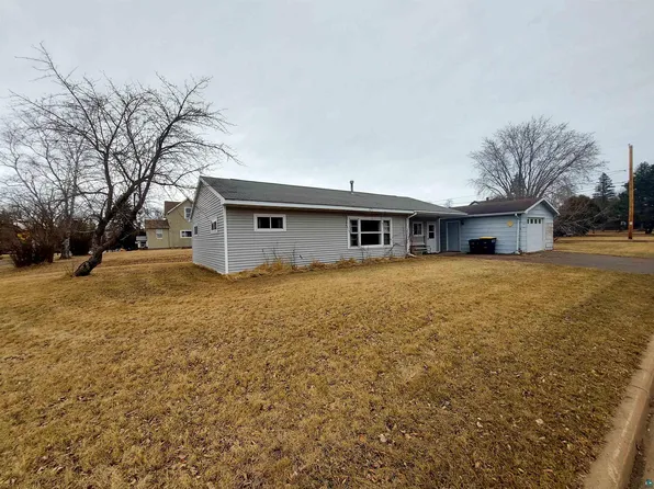 1313 9th St W, Ashland, WI 54806