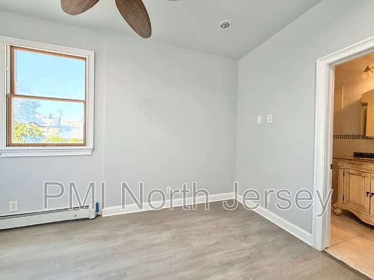 227 Washington Ave — Photo 27