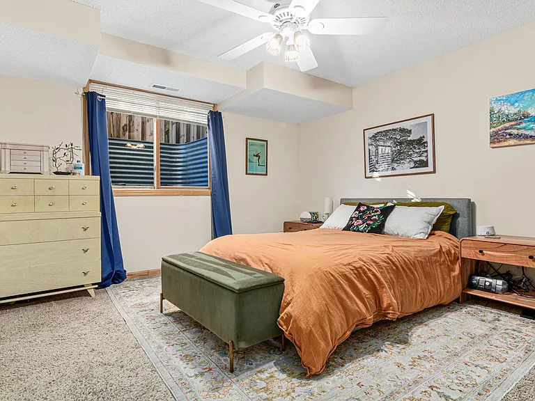 1012 Burgess St — Photo 4