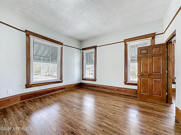 138 E Duval St — Photo 32