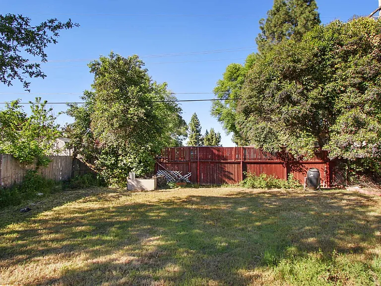 1945 Lehigh Dr — Photo 6