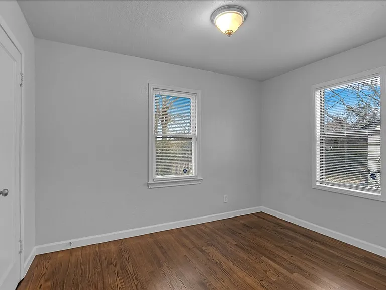 1439 N Olympia Ave — Photo 20