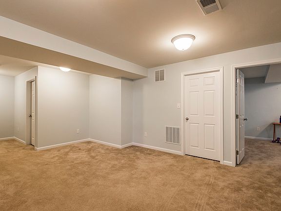 3rd image of 502 Toledo Ct