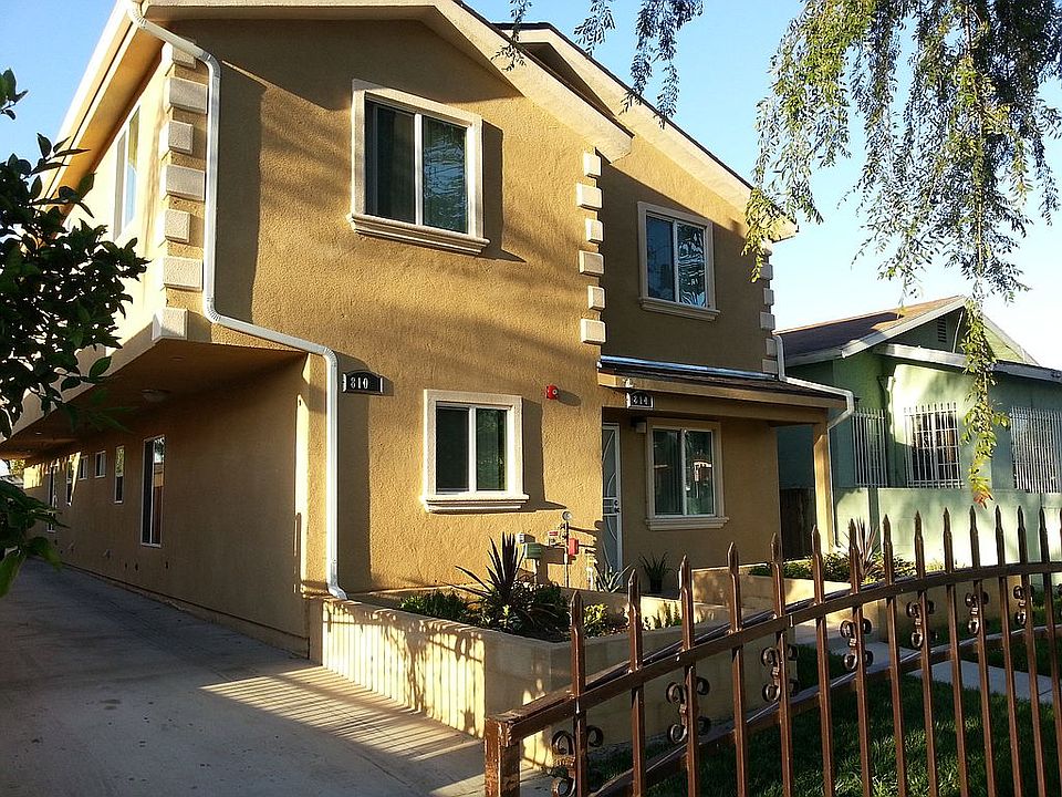 1st image of 810 E 84th Pl