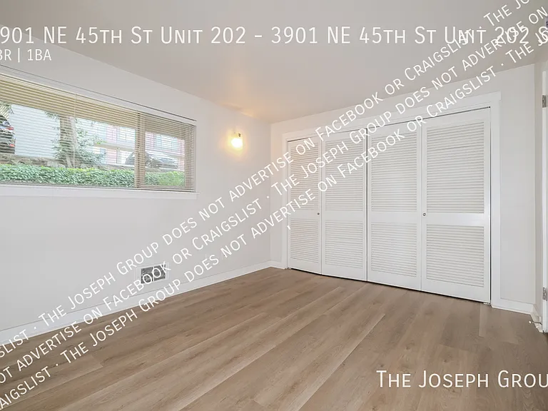 Laurelhurst — Photo 7