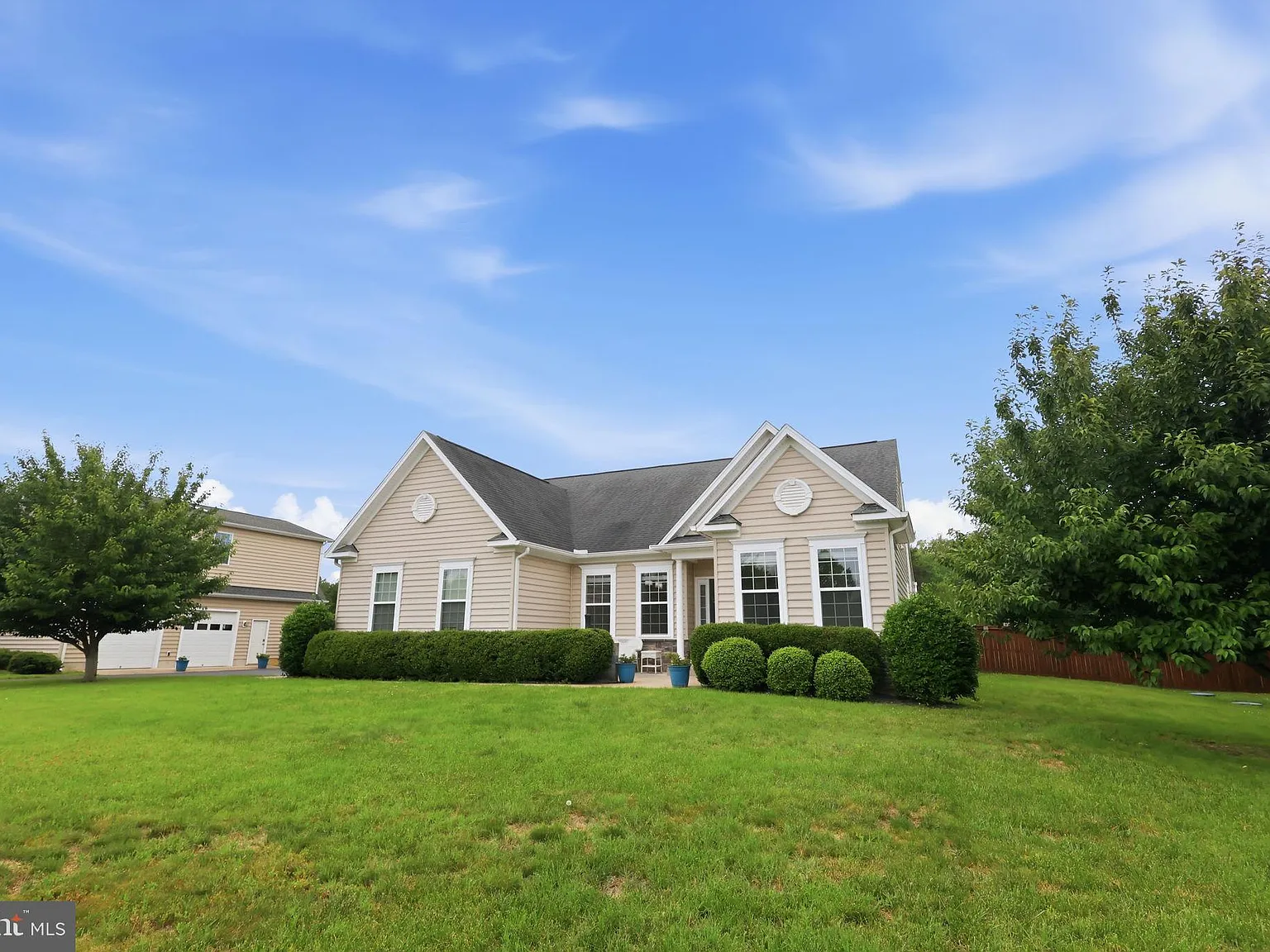 4 bed, 2068 sqft, $4,000 — Photo 3