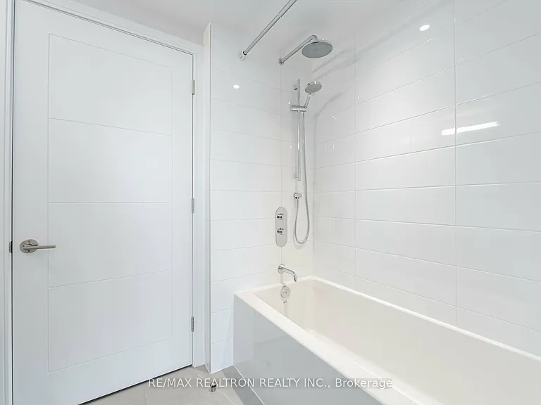 2525 Bathurst St #811 — Photo 8