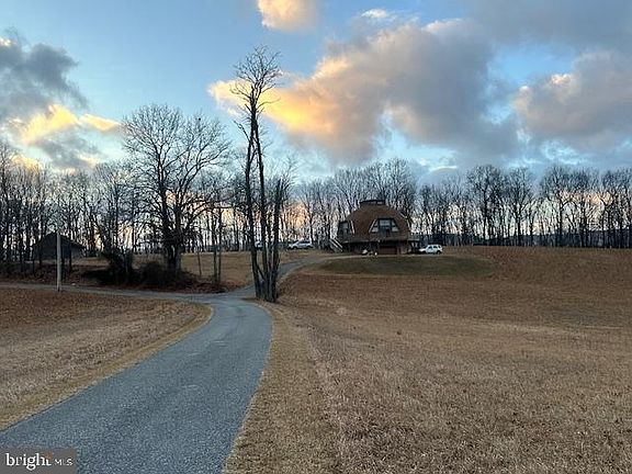 2nd image of 5735 Chaneysville Rd