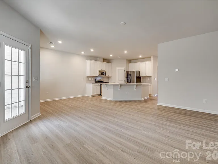 807 Gable Oak Ln — Photo 13