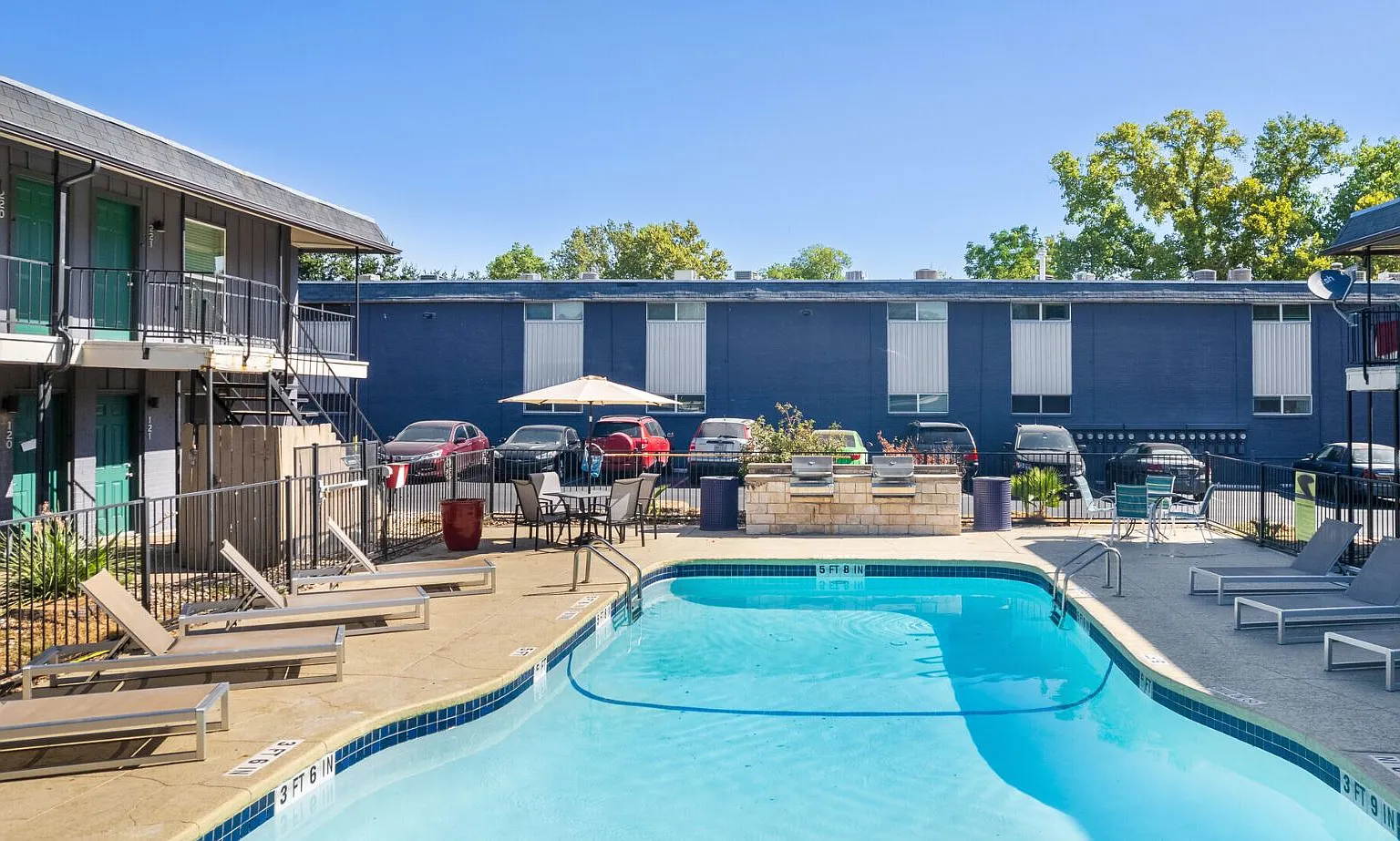Alma Cherrywood — Photo 2