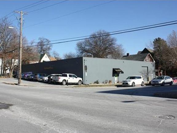 3rd image of 716 W Pennway St