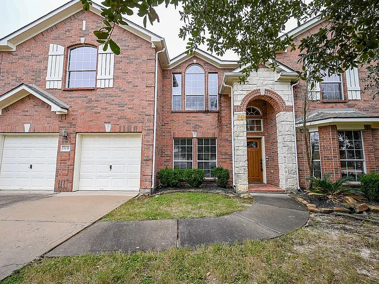 8135 Cove Timbers Ln — Photo 1