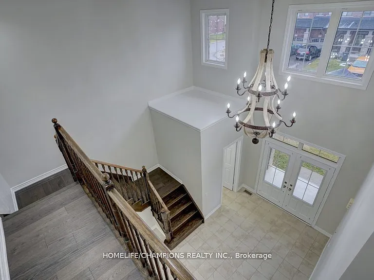 102 Benadir Ave — Photo 3