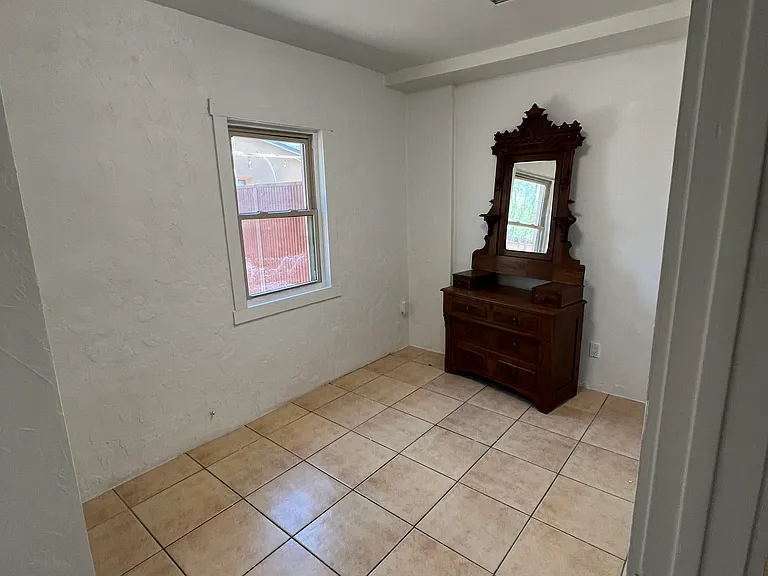 1426 W Delaware St #1 — Photo 11