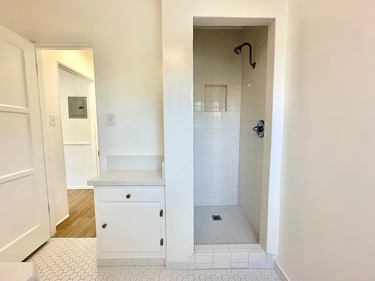 1325 N Fairfax Ave #10 — Photo 15