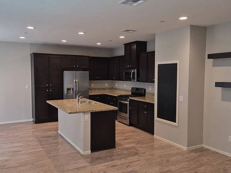 24292 Bay Laurel Ave — Photo 29