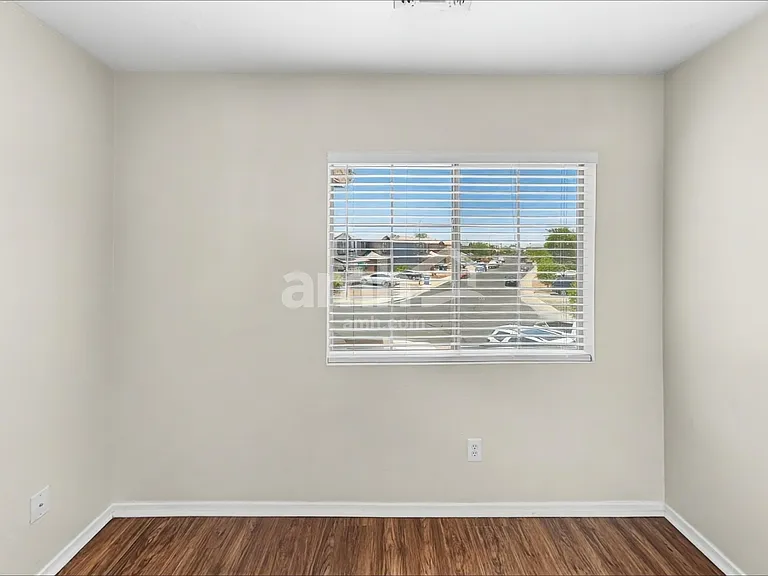 1701 S 113th Dr — Photo 16