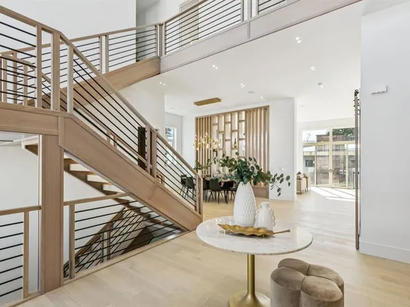 2613 N 6th Ave NW, Calgary, AB T2N 0X9