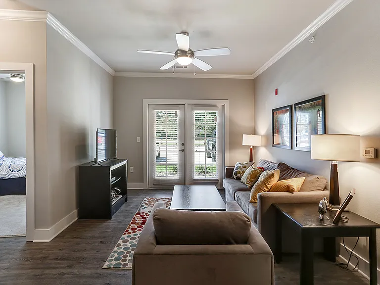 Creekside Crossing Apartments — Photo 15