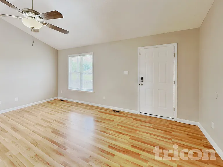 109 Impressive Ln — Photo 3