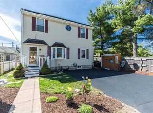 33 Earl Ave, Riverside, RI 02915