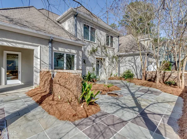 2 Waterstone Pl, Jackson, MS 39211