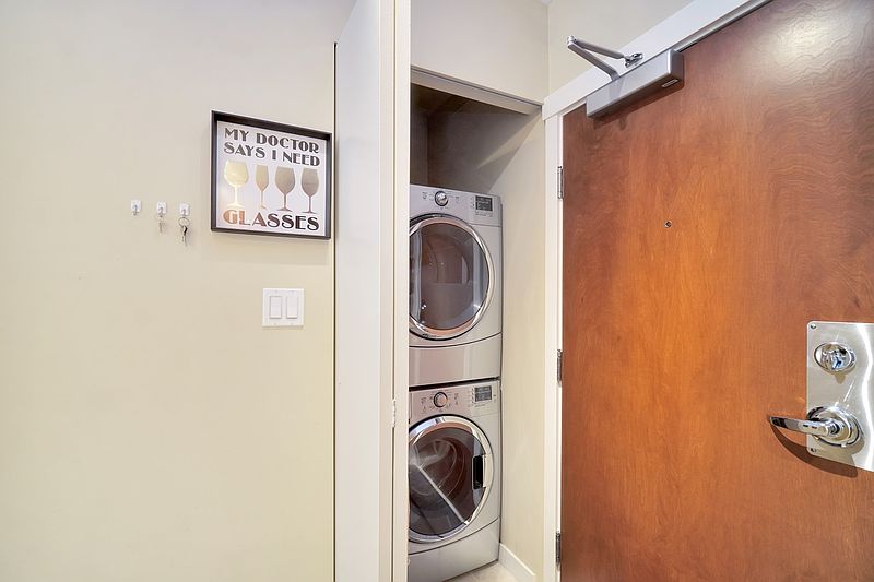 Burnaby Apartment for rent - 2 Bedrooms — photo 9