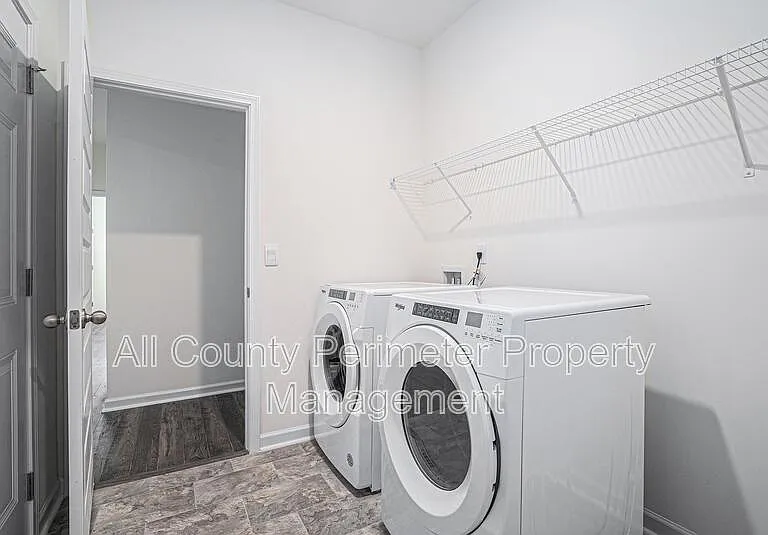 607 Silver Moon Dr — Photo 32