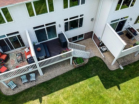 complete privacy when on the deck!