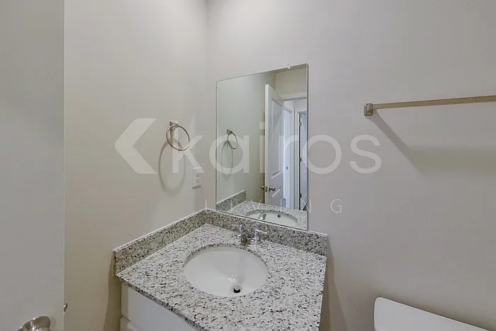 325 Ironwood Ct — Photo 10