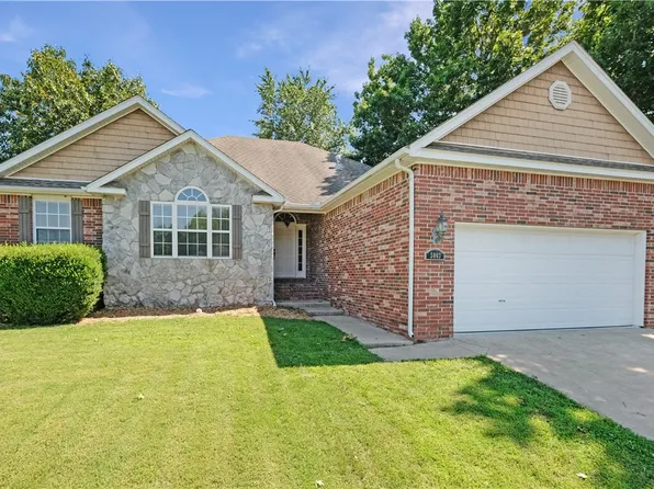 5003 W Stepney Ct, Fayetteville, AR 72704