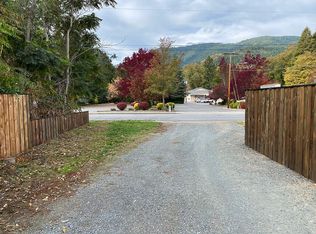 Pine St, Rogue River, OR 97537