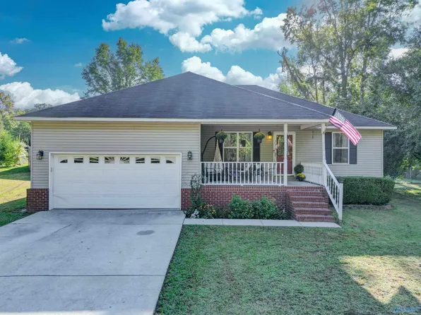 2006 Bailey St NW, Hartselle, AL 35640