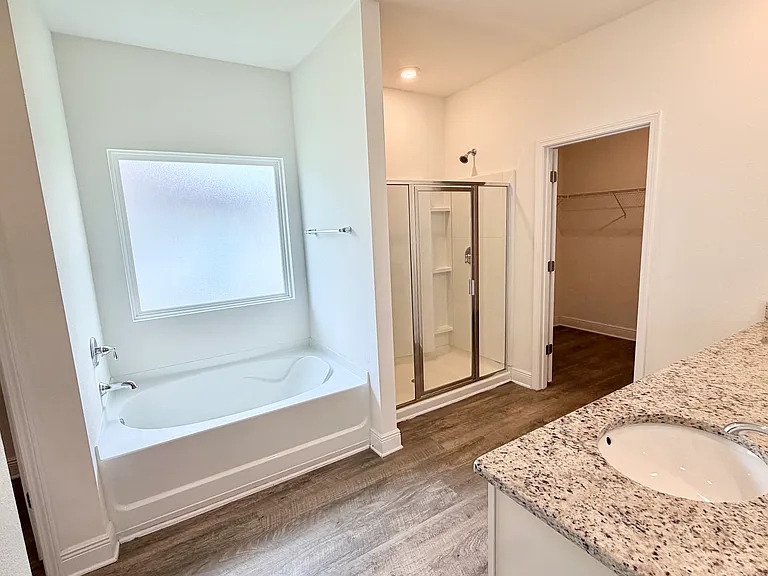 Master Bathroom with walking shower & big tub