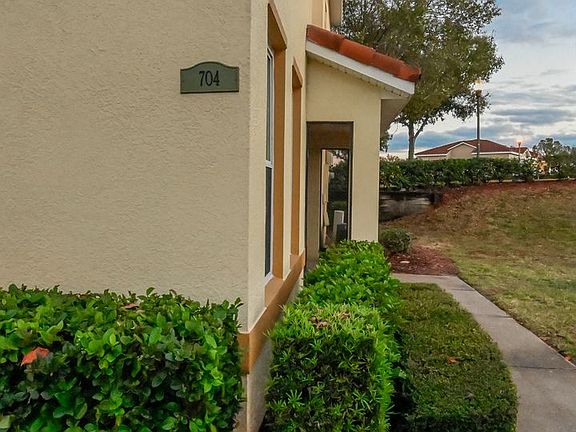 3rd image of 704 Monroe Cir #D