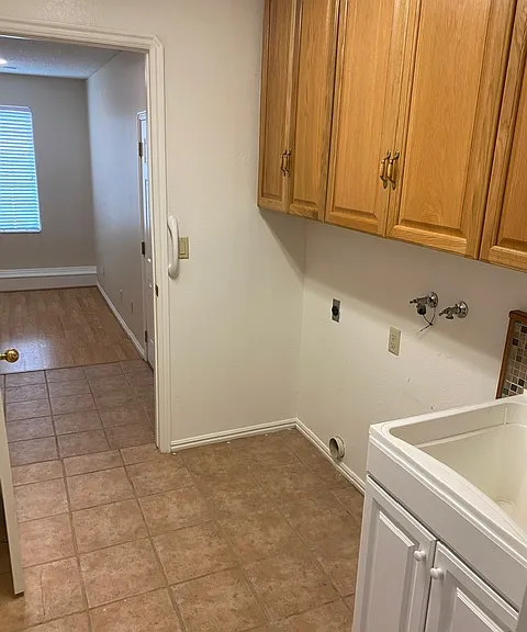 660 E Vermillion Ave — Photo 26