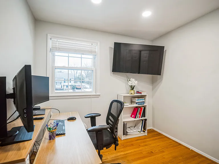 14625 Batavia Dr — Photo 24