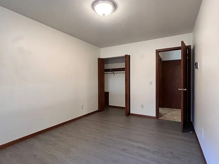 423 Colfax St — Photo 6