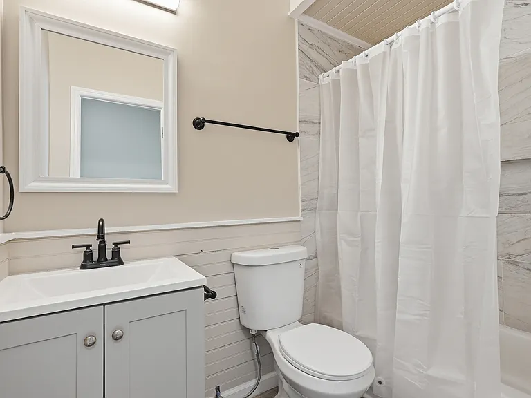 1025 Elliott Ave — Photo 17