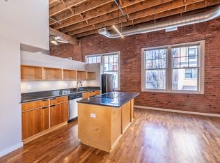 15Walnut, Kansas City, MO 64108