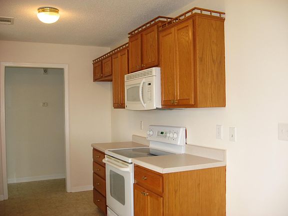 3rd image of 206 N Charity Ln