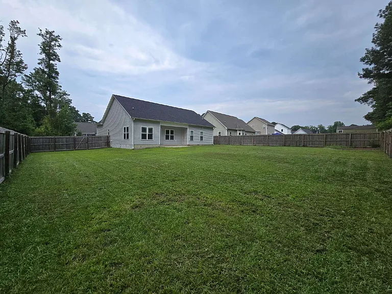205 Buckeye Ct N — Photo 26