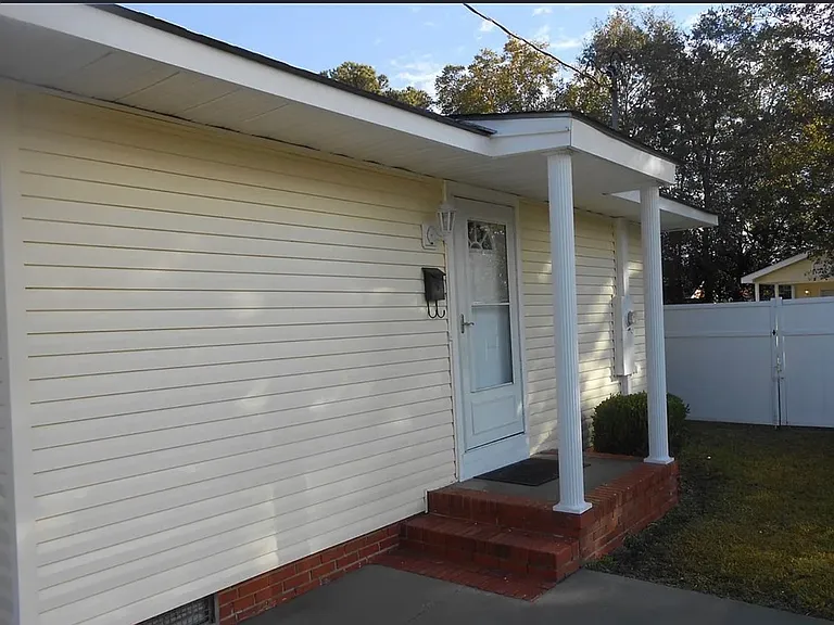 1402 Vance Dr — Photo 14