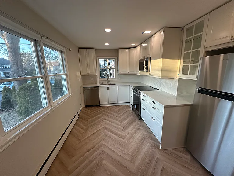 Burt Ave — Photo 15