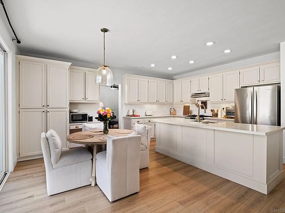 2nd image of 27954 Canyon Hills Way