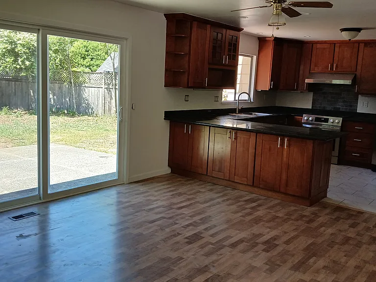 15 Carmel Dr — Photo 5